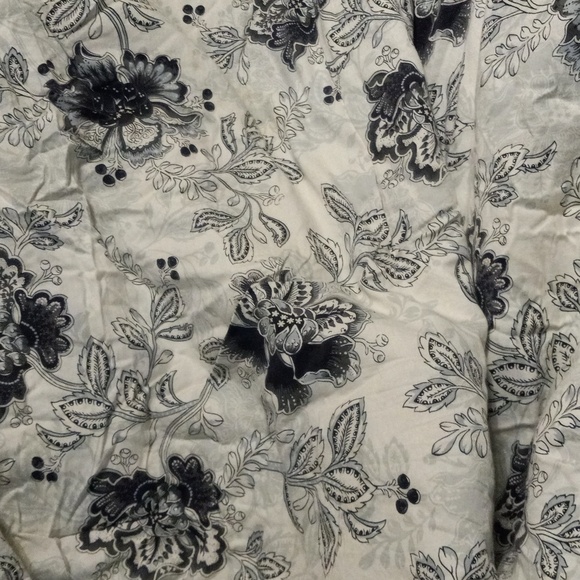 Queen Floral Comforter Set - Picture 3 of 10